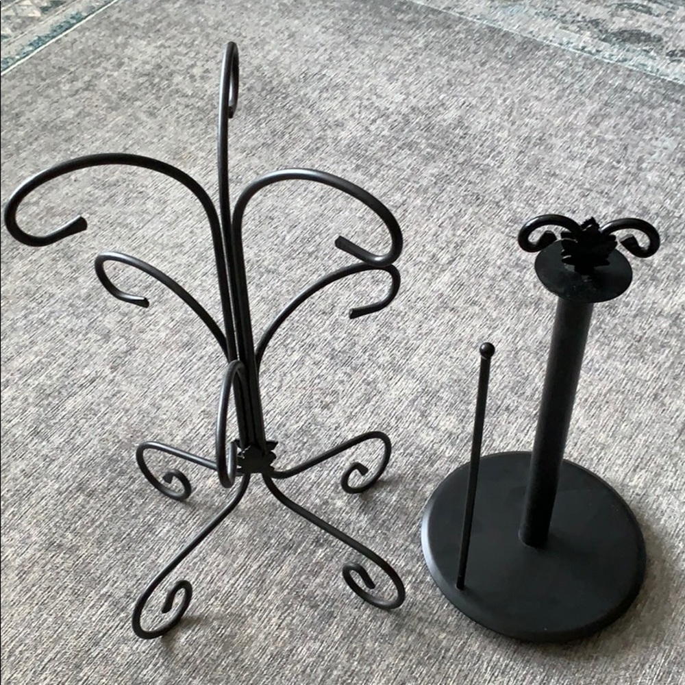 Longaberger Paper Towel and Mug Stand